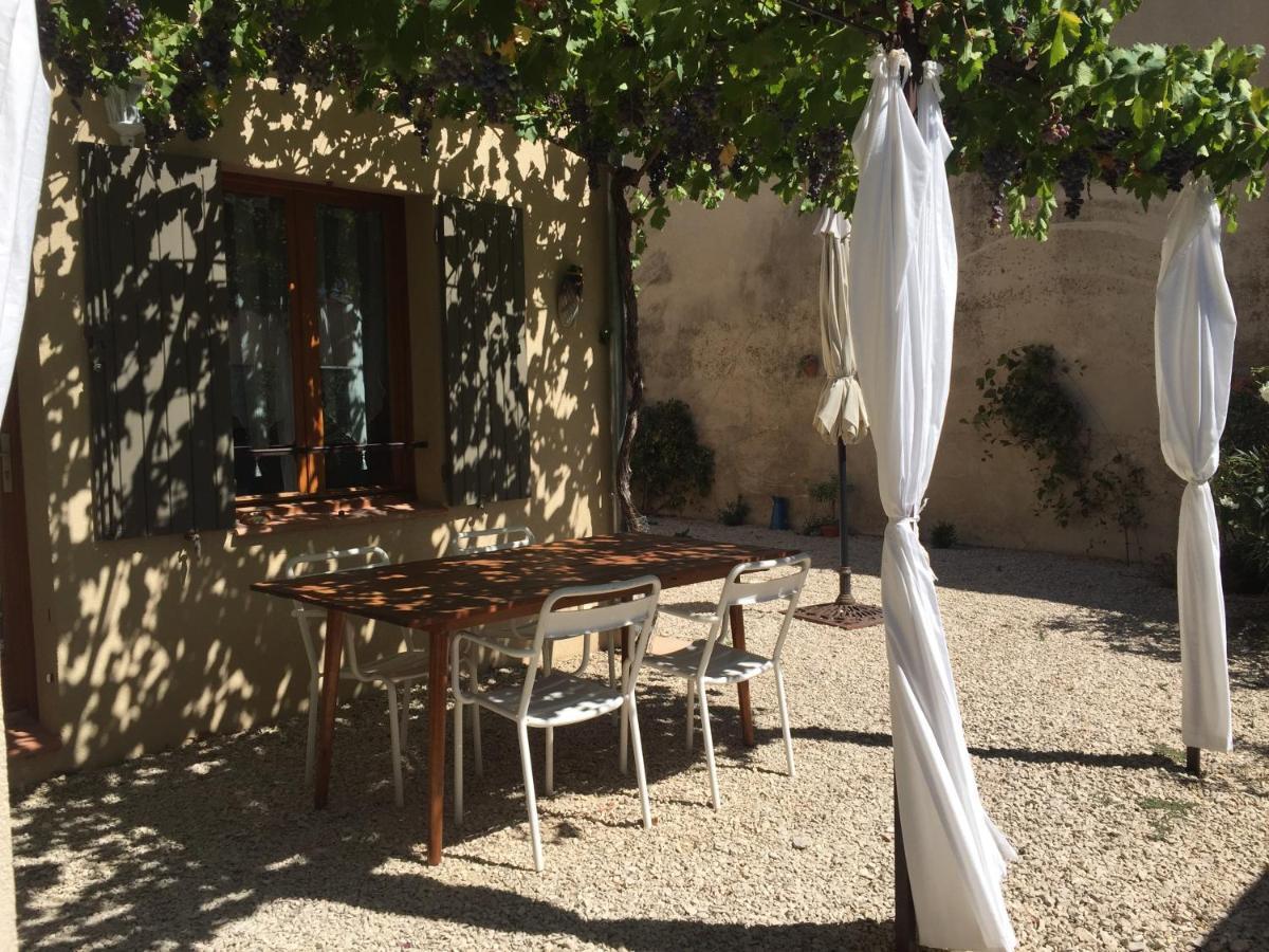 Maison De Vacances Jocelyne Lauris Bagian luar foto