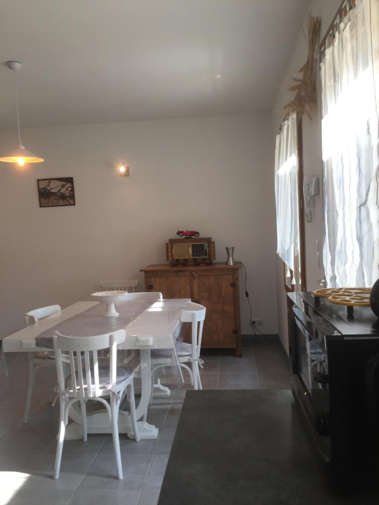 Maison De Vacances Jocelyne Lauris Bagian luar foto