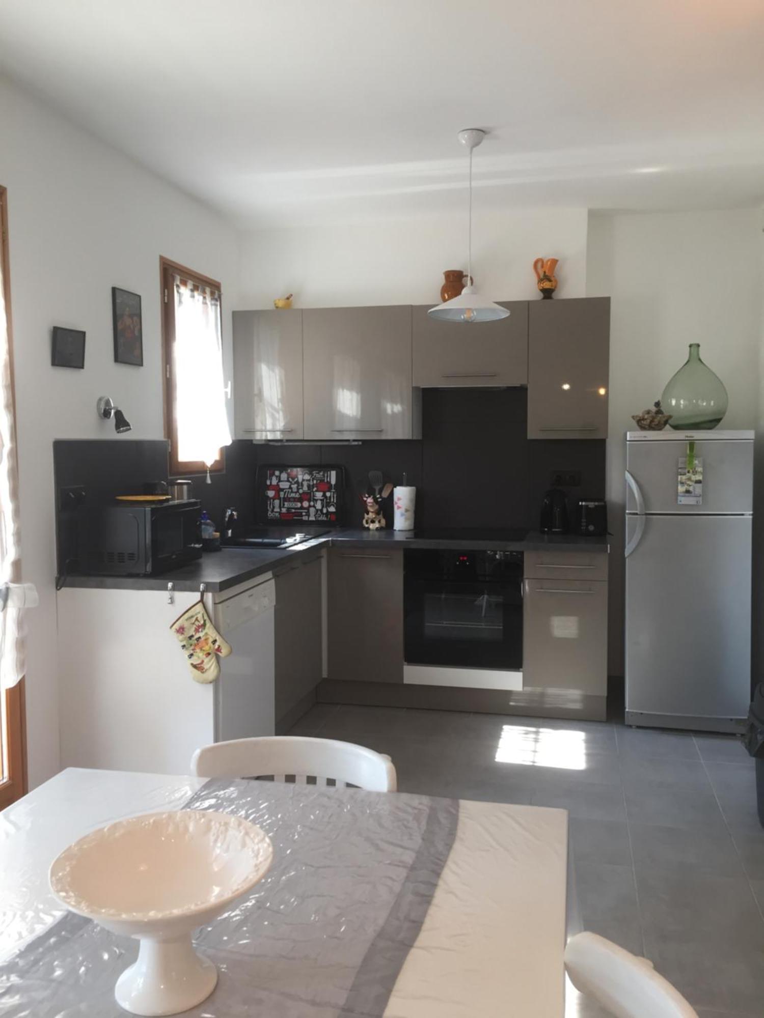 Maison De Vacances Jocelyne Lauris Bagian luar foto