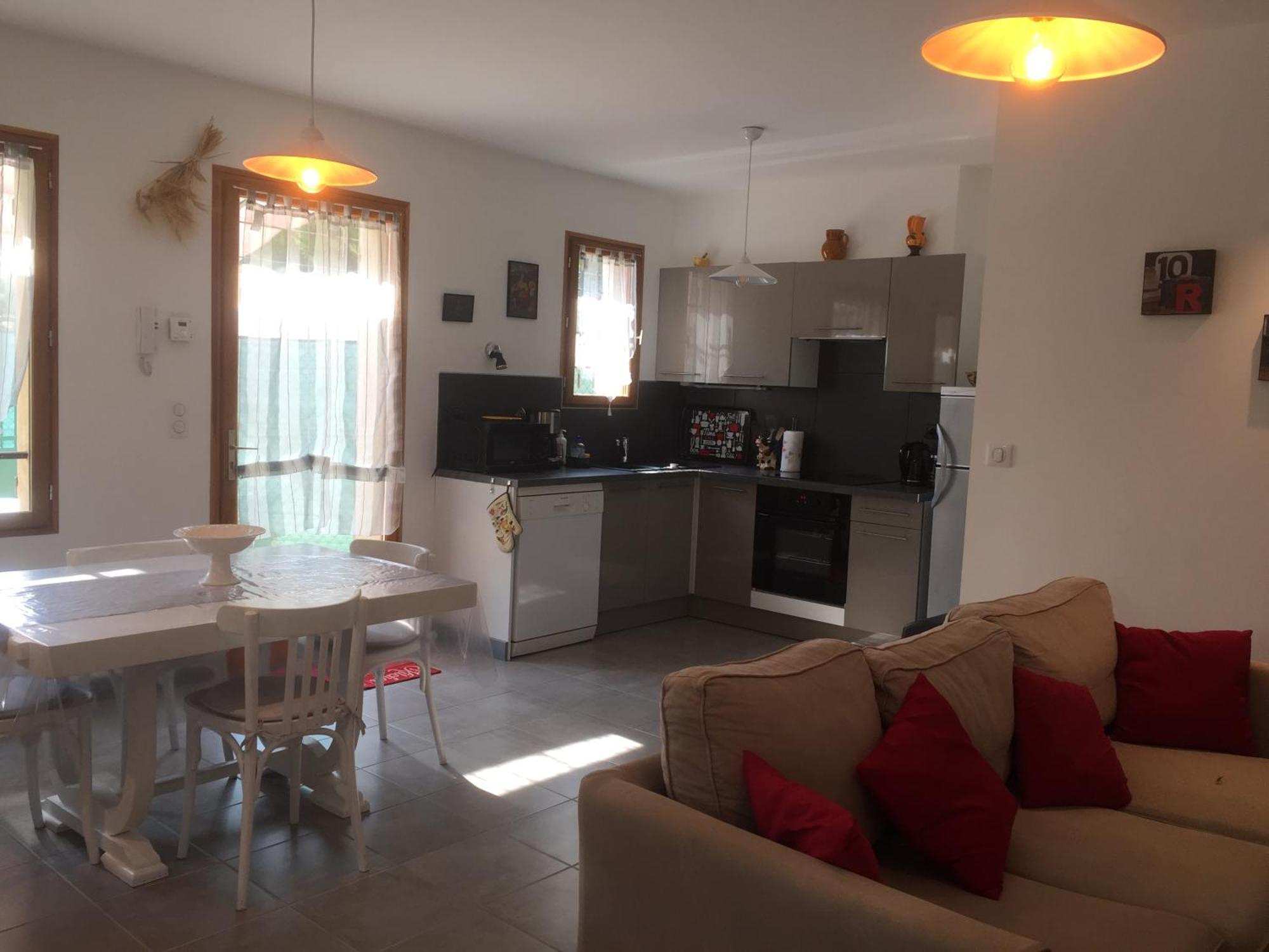 Maison De Vacances Jocelyne Lauris Bagian luar foto