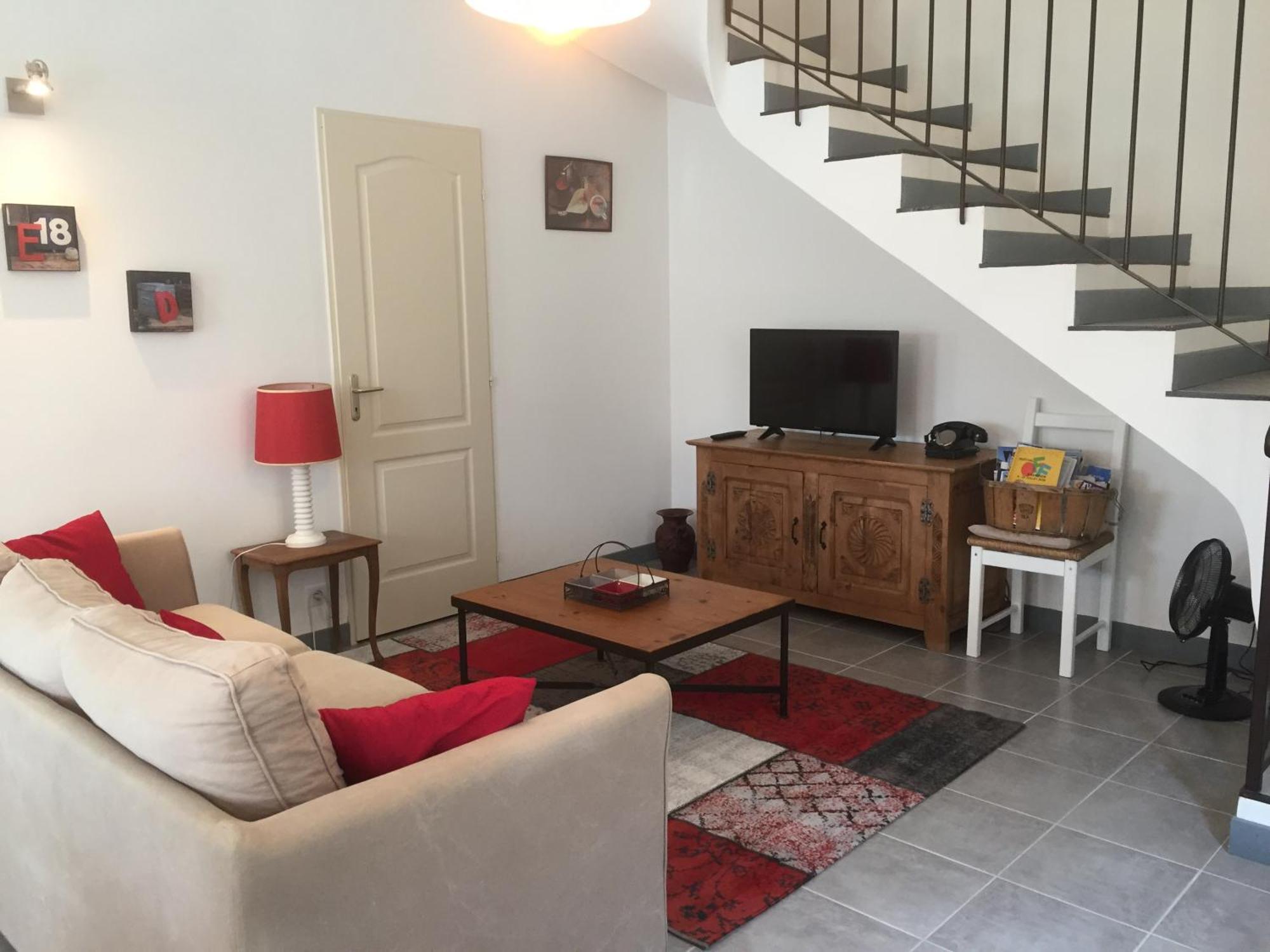 Maison De Vacances Jocelyne Lauris Bagian luar foto