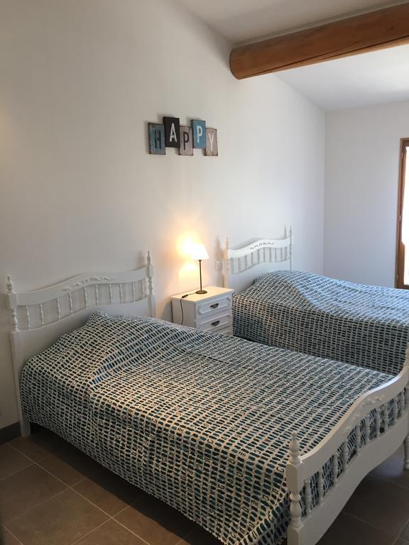 Maison De Vacances Jocelyne Lauris Bagian luar foto